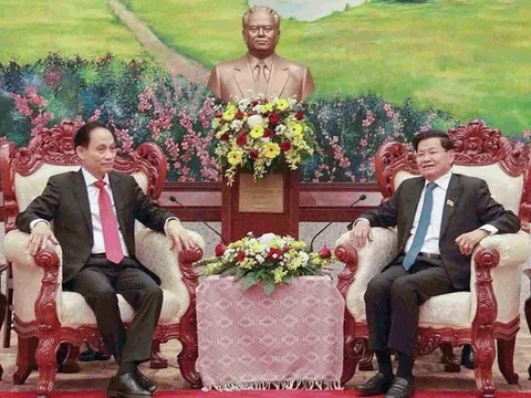 Đặc phái viên của Tổng Bí thư Tô Lâm đến Vientiane chúc mừng thành công của Đại hội XII Đảng NDCM Lào