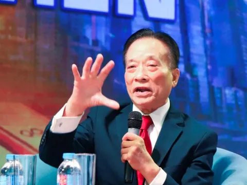 TS. Nguyễn Trí Hiếu: “Nhà đầu tư nên tiếp tục giữ vàng”