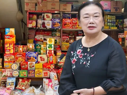 Hộ kinh doanh kể khách hàng mua hai gói mì 10.000 đồng, trả lại một gói cũng phải sửa hóa đơn: Chuyên gia Thuế nói gì?