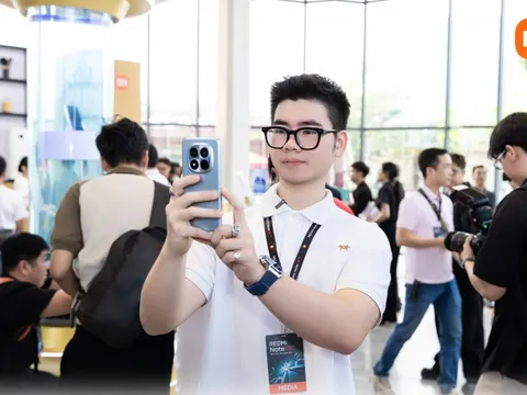 Smartphone AI tầm trung pin "khủng"
