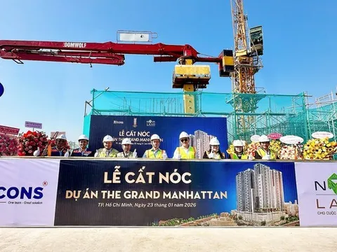 The Grand Manhattan tăng tốc về đích, chính thức cất nóc tháp cuối cùng