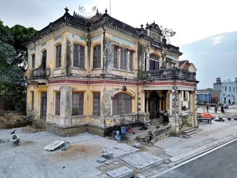 Ngắm Biệt thự hơn 100 năm ở dự án ven sông Đồng Nai trước ngày thông xe