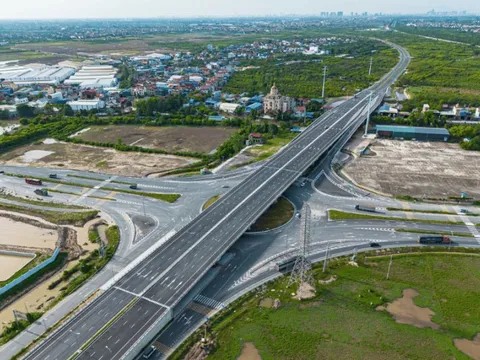 Thủ tướng: Dứt khoát không chia nhỏ gói thầu, tránh việc 'quân xanh, quân đỏ'