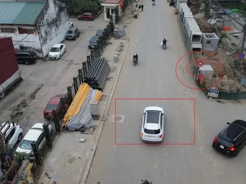 Hà Nội: Biển cấm ô tô xuất hiện giữa tuyến Nguyễn Tuân, tài xế lo 'dính' phạt nguội
