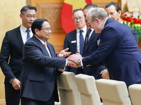 Gặp Thủ tướng, TS Philipp Rösler ấn tượng với chỉ số top đầu thế giới của VN, khẳng định DN sẽ làm 1 việc