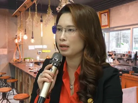 Hộ kinh doanh bán cà phê xuyên Tết, khách đông mỗi ngày phải làm sổ sách và xuất hóa đơn ra sao? Chuyên gia thuế giải đáp