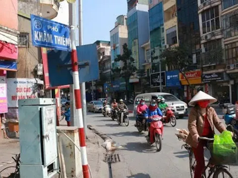 Hà Nội cấm xe taxi, xe hợp đồng dưới 8 chỗ vào phố Khâm Thiên giờ cao điểm