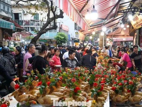 Chợ 'nhà giàu' Hàng Bè tấp nập ngày 29 tháng Chạp