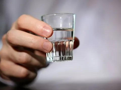 Sau chầu rượu ngày Tết, xuất hiện những dấu hiệu này: Đừng chần chừ, hãy đi viện ngay