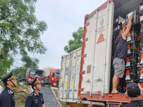 Xuất nhập khẩu sôi động ngay sau Tết