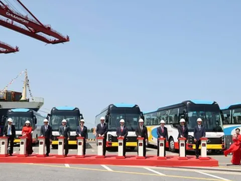 "Sếu đầu đàn" tăng tốc, dẫn nhịp tăng trưởng