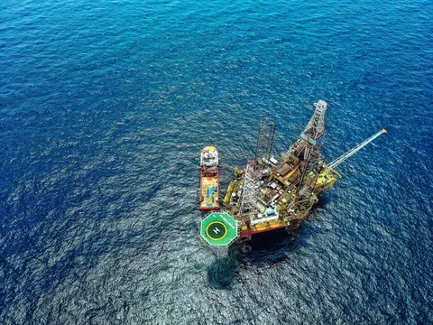 Giàn khoan khổng lồ của Việt Nam vừa "làm nên lịch sử" tại Malaysia