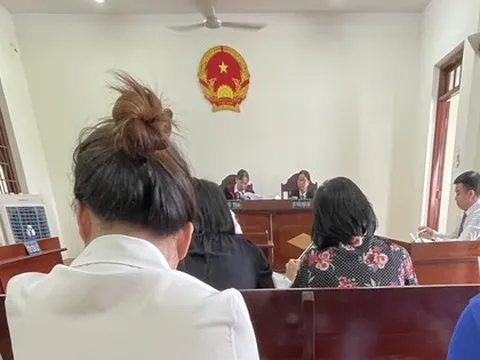 Mất nhà vì "giả cách"
