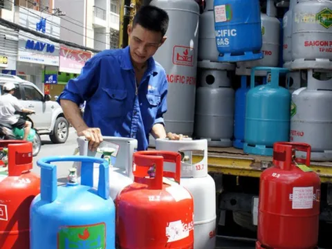 Doanh nghiệp xăng dầu, gas xoay đủ cách, cam kết đáp ứng nhu cầu khách hàng