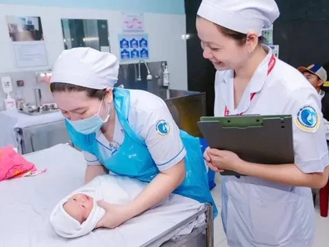 Chính phủ triển khai cơ chế, chính sách đặc biệt tạo đột phá trong bảo vệ, chăm sóc sức khỏe nhân dân