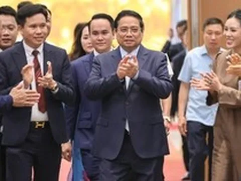 Thủ tướng Phạm Minh Chính: Đưa các hộ kinh doanh trở thành doanh nghiệp