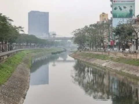 Sau 6 tháng hồi sinh, dòng 'sông chết' ở Hà Nội thay đổi ra sao?