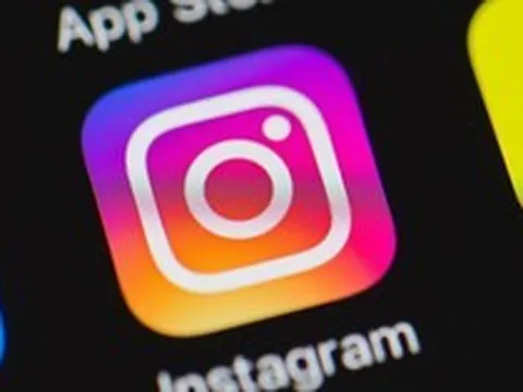 Instagram thu tiền để giúp bạn xem story của crush mà không bị lộ!