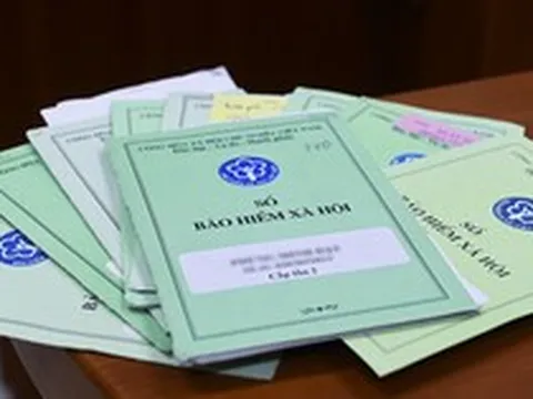 Linh làm bán thời gian ở siêu thị, khi xin nghỉ việc bị yêu cầu đóng BHYT mới trả lương, như vậy đúng hay sai: BHXH TP. Hà Nội trả lời