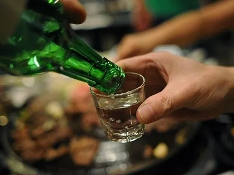 Bán rượu bia cho người dưới 18 tuổi bị phạt đến 3 triệu đồng, ai cũng nên biết