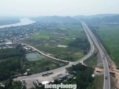 Nút giao cao tốc 300 tỷ đồng ‘sốt ruột’ chờ mặt bằng