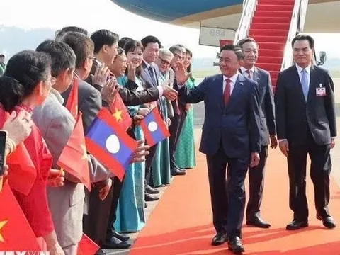 Thường trực Ban Bí thư Trần Cẩm Tú bắt đầu thăm Lào