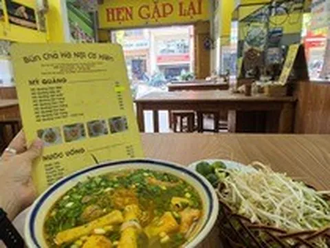 Suất ăn sáng dưới 20.000 đồng đang dần biến mất?