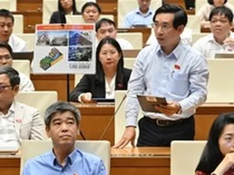 Đại biểu Quốc hội đề xuất Hà Nội cho đỗ xe trên vỉa hè có điều kiện