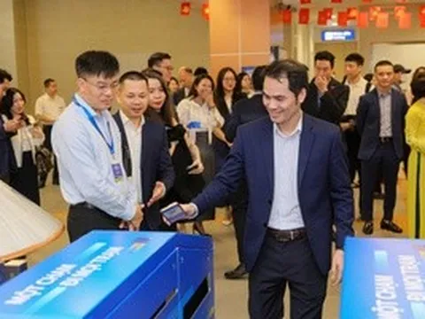 "Tiện ích Metro" đi tàu điện không tiền mặt