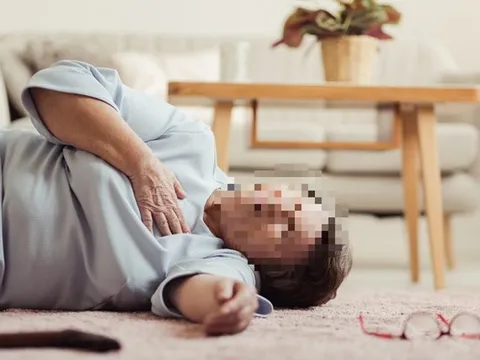 Người phụ nữ 60 tuổi tử vong giữa đêm, bác sĩ cảnh báo ngay thói quen "bào mòn" sức khỏe