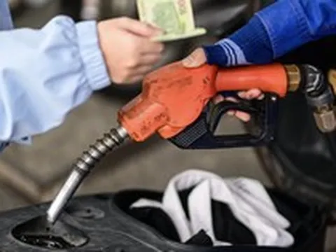 Từ ngày mai, hàng triệu người dân Việt Nam sẽ chứng kiến một tin vui lớn về xăng dầu