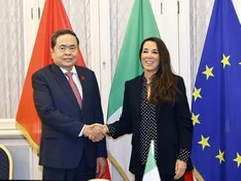 Đề nghị Italia có chính sách miễn thị thực cho công dân Việt Nam