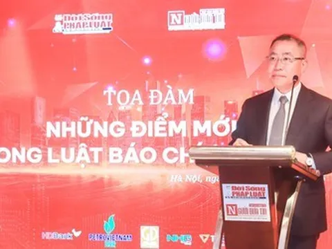 "Báo chí Việt Nam đứng trước những thay đổi có tính bước ngoặt"
