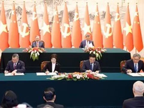 Việt Nam - Trung Quốc ký hiệp định hải quan mới, phối hợp chống buôn lậu