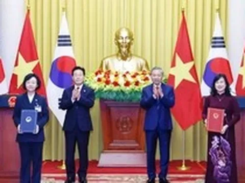 Việt Nam - Hàn Quốc trao 12 văn kiện hợp tác