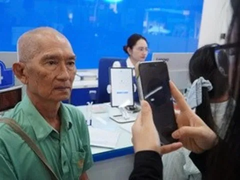 Nhiều người vội vã đi xác thực khi SIM bị khóa