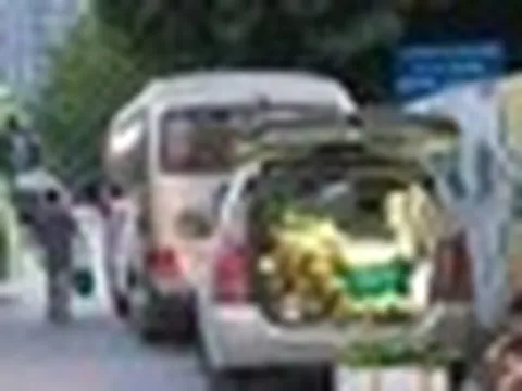 Muôn kiểu bán hàng 'du kích' thời dẹp vỉa hè Hà Nội