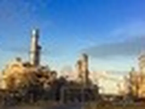 Không cần đi qua eo biển Hormuz, gần 1 triệu thùng dầu thô vừa di chuyển thẳng đến Việt Nam, không phải từ Nga hay Trung Quốc