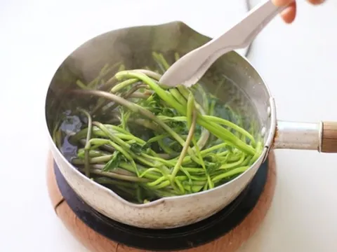 2 loại rau quen thuộc dễ là "ổ ký sinh trùng" ẩn náu, nhất cái số 1 rất quen thuộc