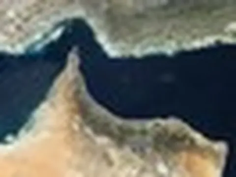 Eo biển Hormuz mở cửa, "vàng đen" hạ nhiệt?