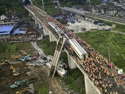 Tham vọng như phim viễn tưởng của Trung Quốc: Đưa ‘bộ não’ mạng lưới đường sắt lớn nhất thế giới ‘treo lơ lửng’ trên không, vận hành bất kể thiên tai, khả thi đến đâu?