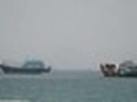 Tàu qua eo biển Hormuz lại bị tấn công, Liên Hợp Quốc dừng kế hoạch sơ tán hàng ngàn thuyền viên