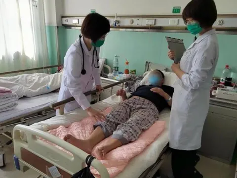 Người đàn ông 50 tuổi suýt tử vong sau khi ăn cơm rang