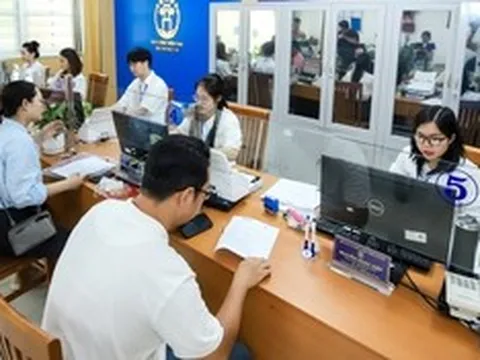 Chuyên gia, luật gia, doanh nhân tiêu biểu được xét tiếp nhận vào viên chức